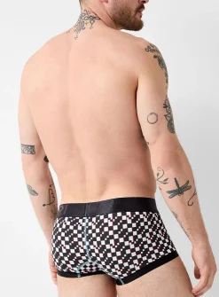 3" check illusion trunk