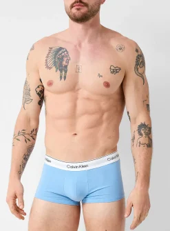 3" grey/blue/red trunks