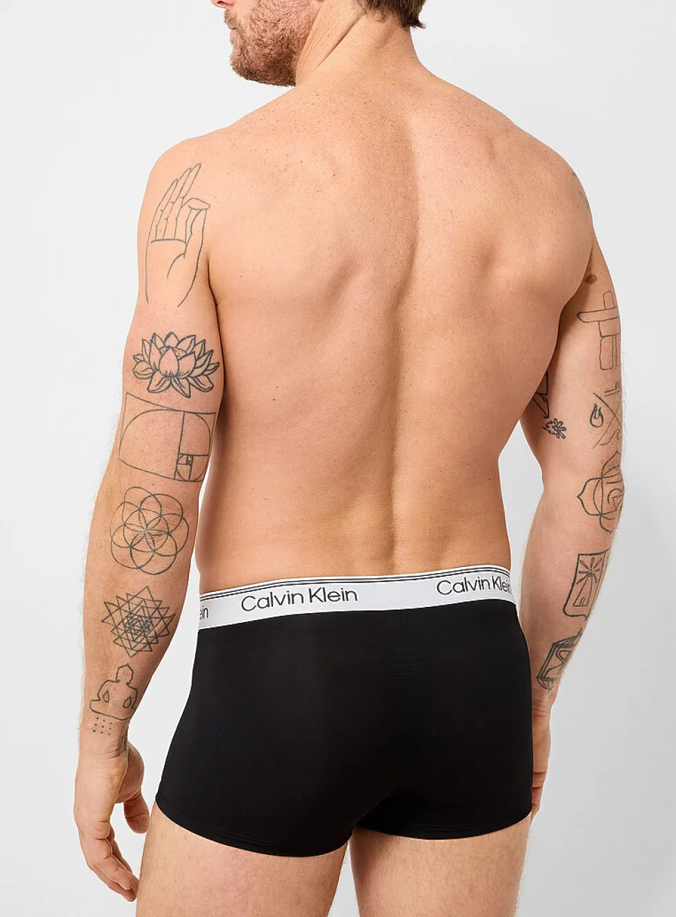 3" low-rise stretch trunks