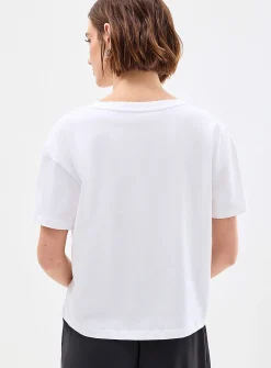 100% organic cotton boxy V-neck T-shirt