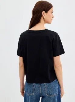 100% organic cotton boxy V-neck T-shirt