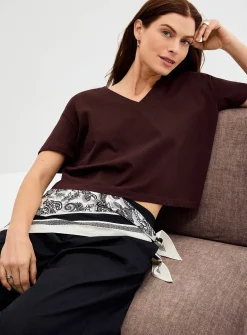 100% organic cotton boxy V-neck T-shirt