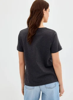 100% organic cotton V-neck T-shirt