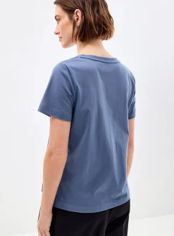 100% organic cotton V-neck T-shirt