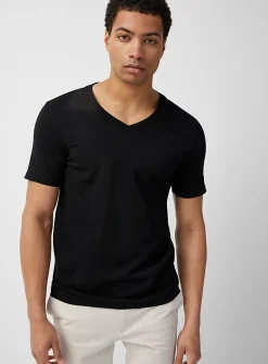 100% organic cotton V-neck T-shirt