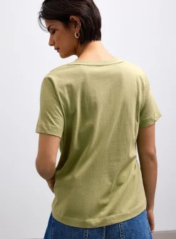 100% organic cotton V-neck T-shirt