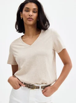 100% organic cotton V-neck T-shirt