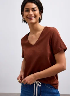 100% organic cotton V-neck T-shirt