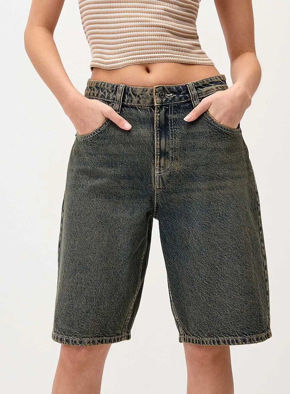 Accent stitching jort