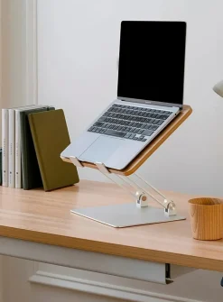 Adjustable laptop stand