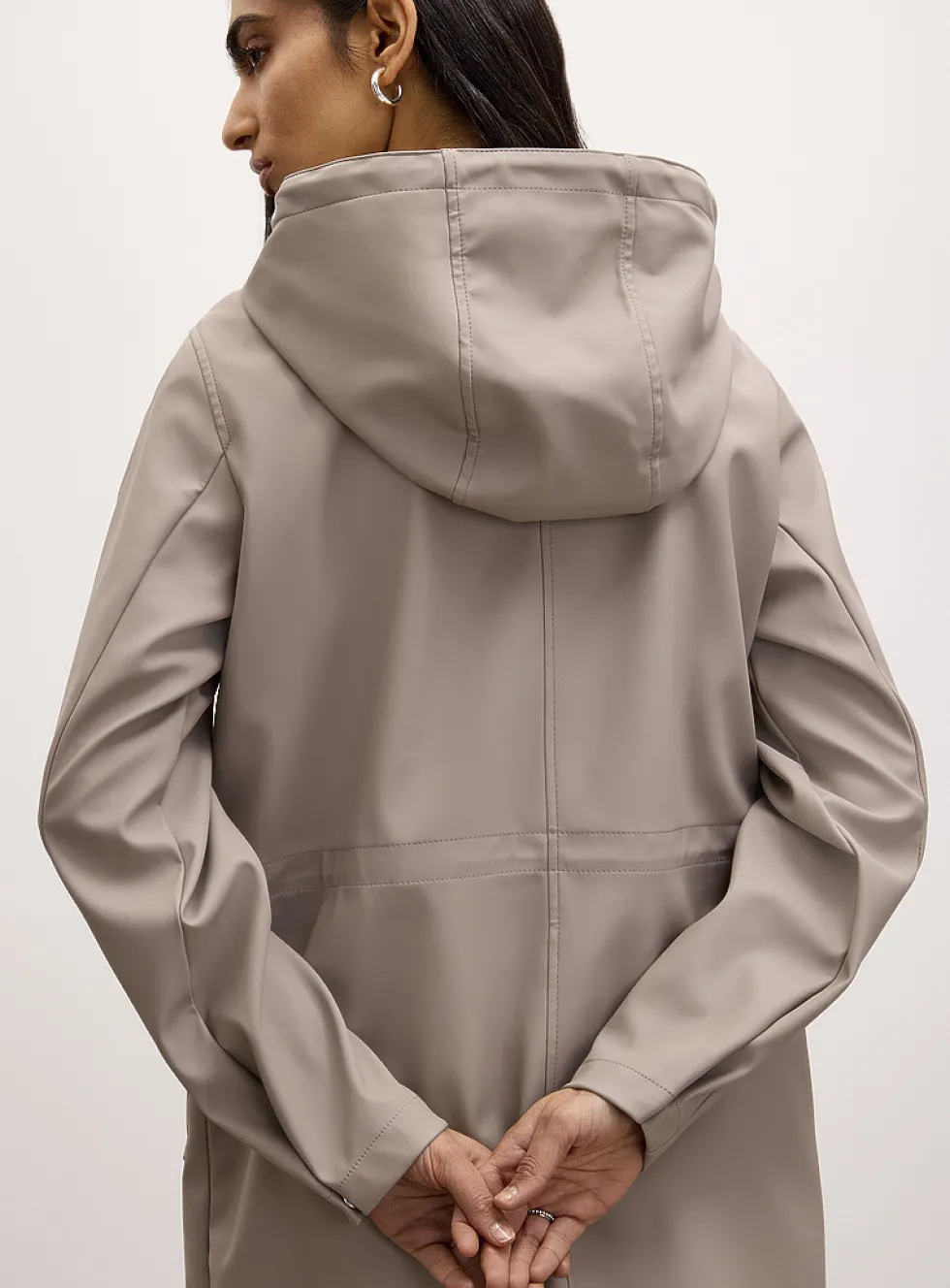 Adjustable-waist coated raincoat