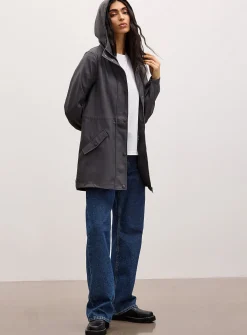 Adjustable-waist coated raincoat