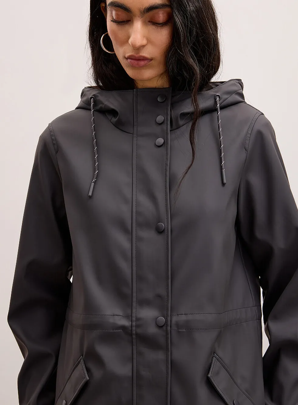 Adjustable-waist coated raincoat