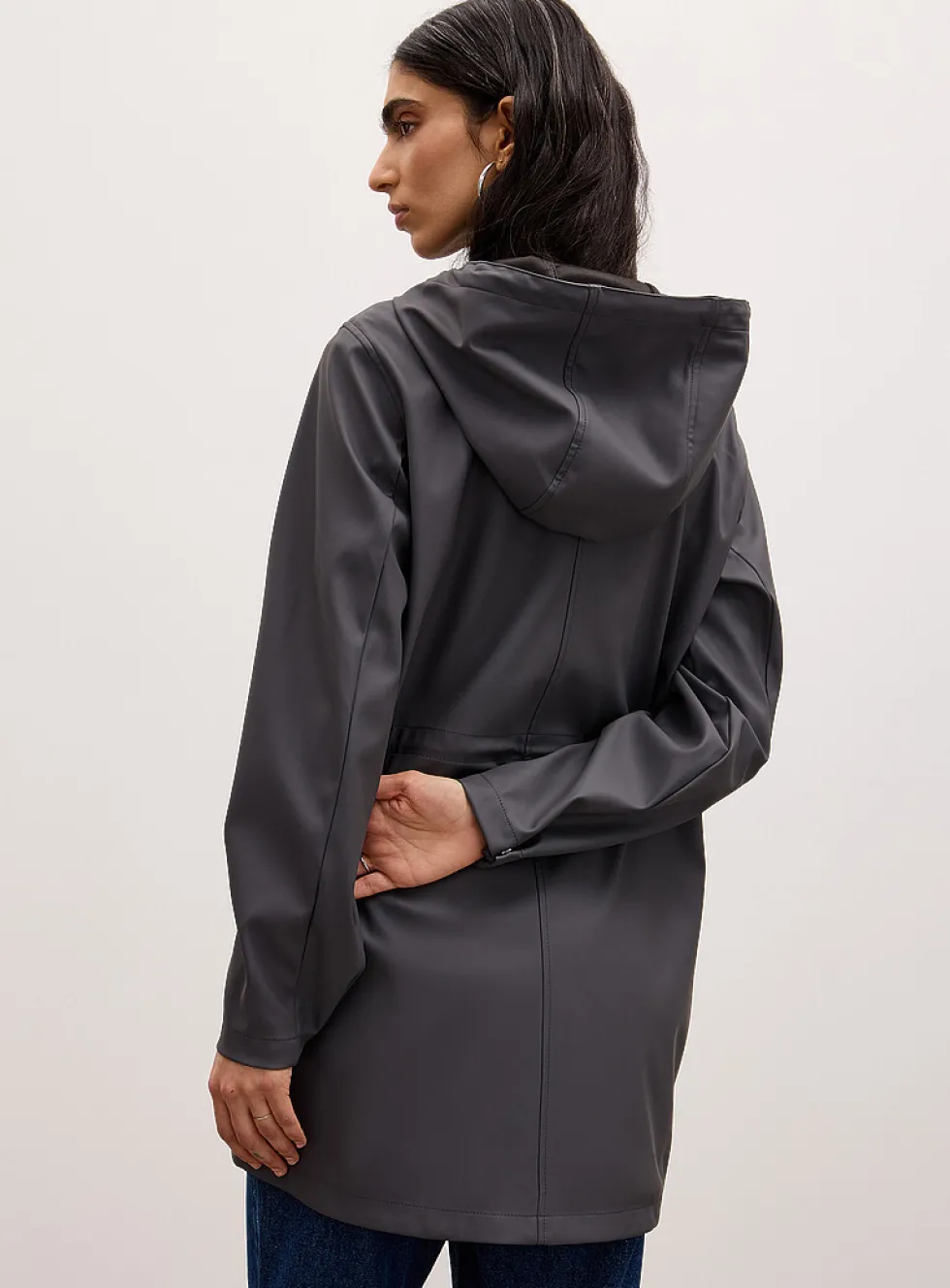 Adjustable-waist coated raincoat