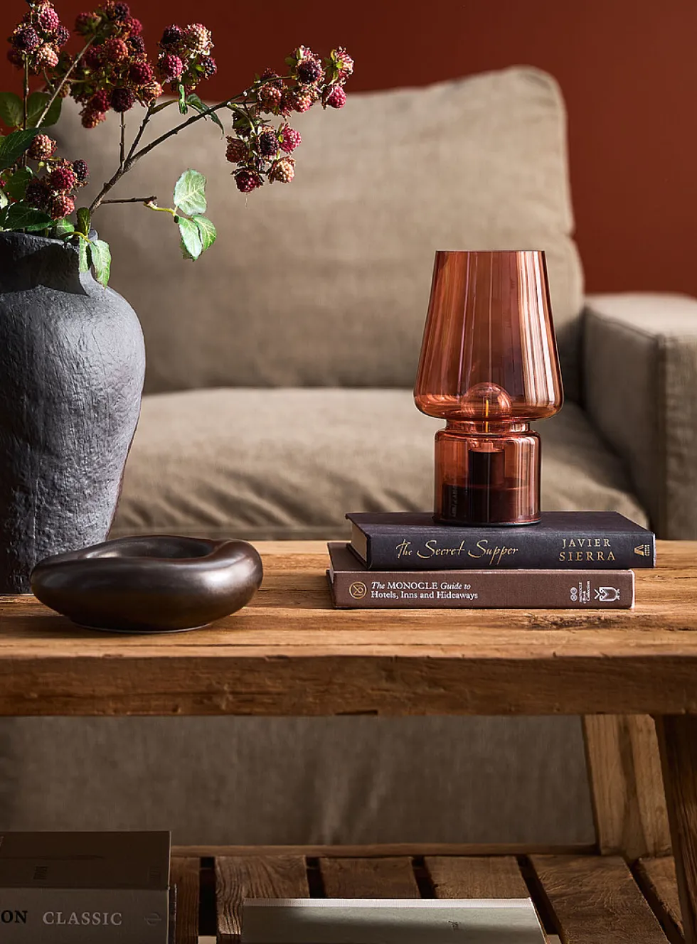Amber retro-style portable open lamp