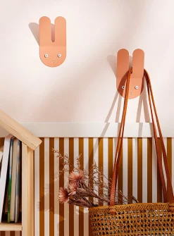Amusing rabbits wall hooks