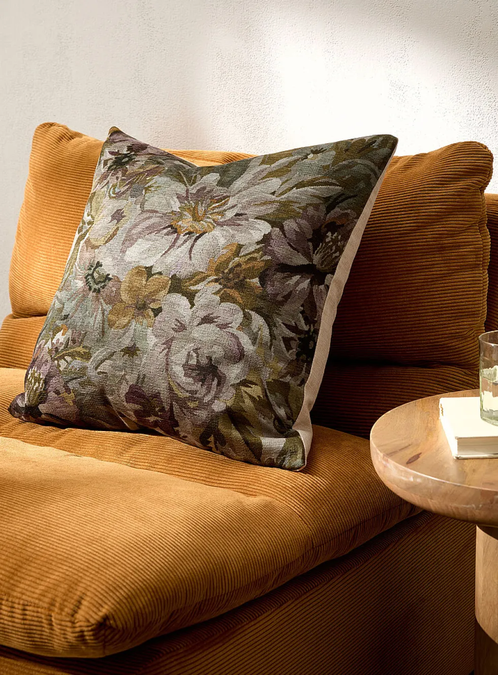 Ancient flowers removable-cover cushion