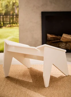 Angular outdoor footrest
