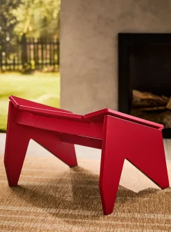 Angular outdoor footrest