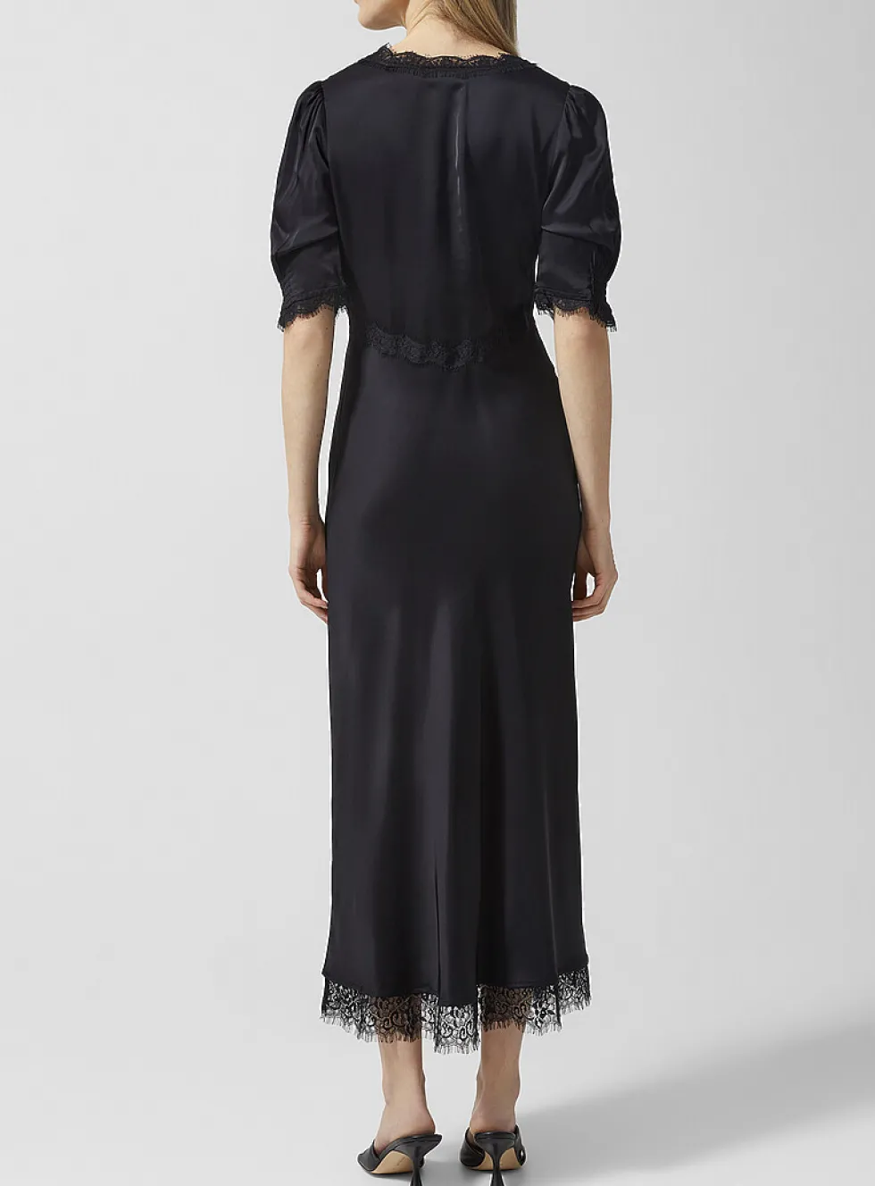 Annina satiny V-neck dress