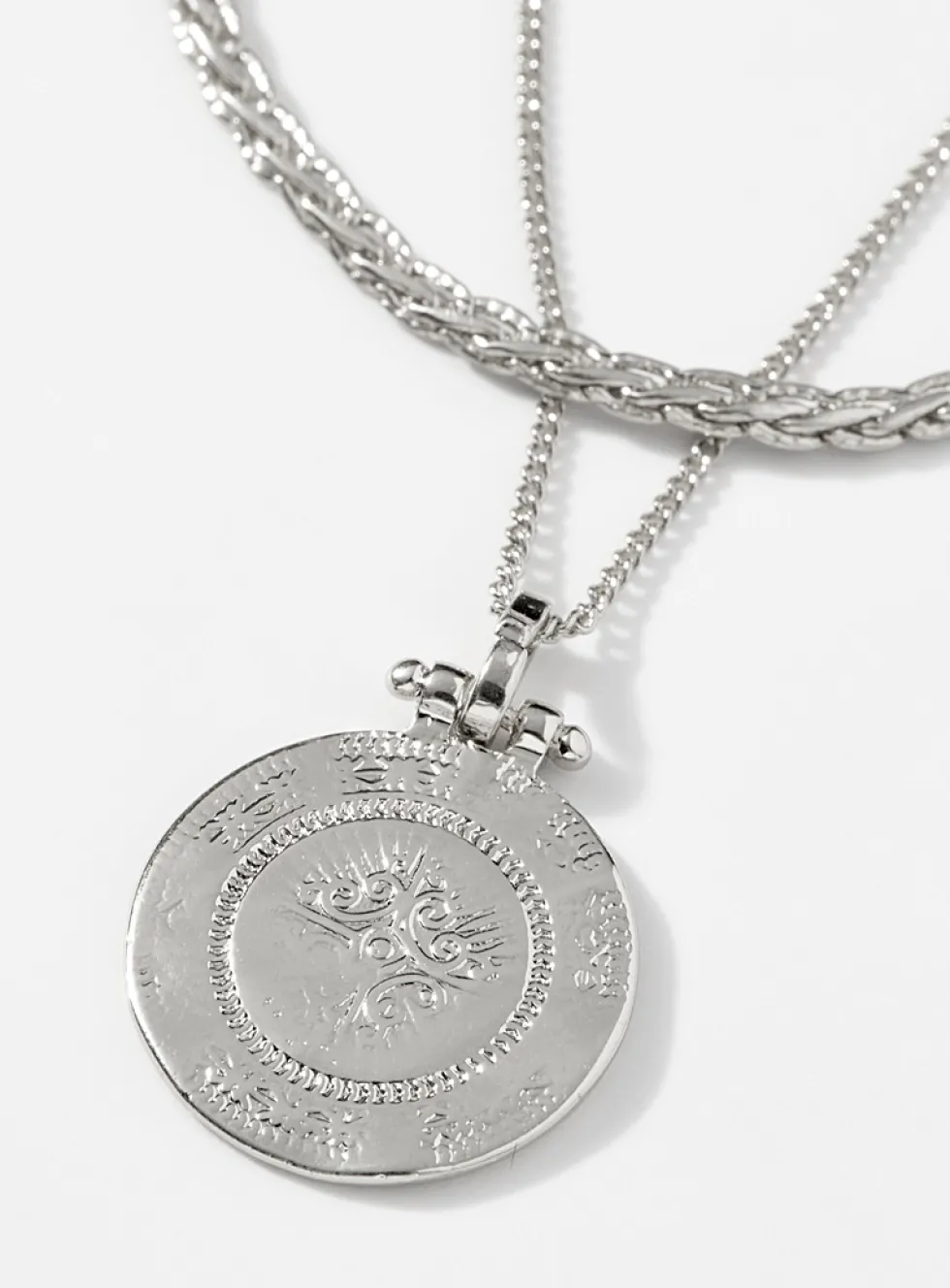 Antique pendant necklaces
