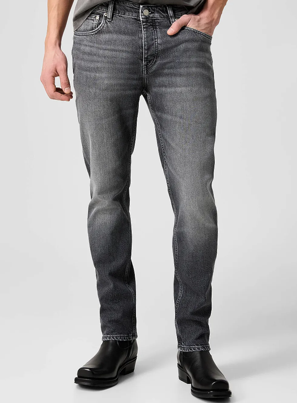 Archer tapered grey jean