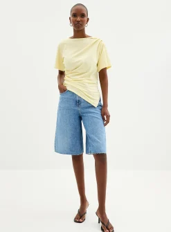 Asymmetrical hem pleated T-shirt