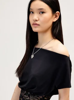 Asymmetric-neck lace-trim T-shirt