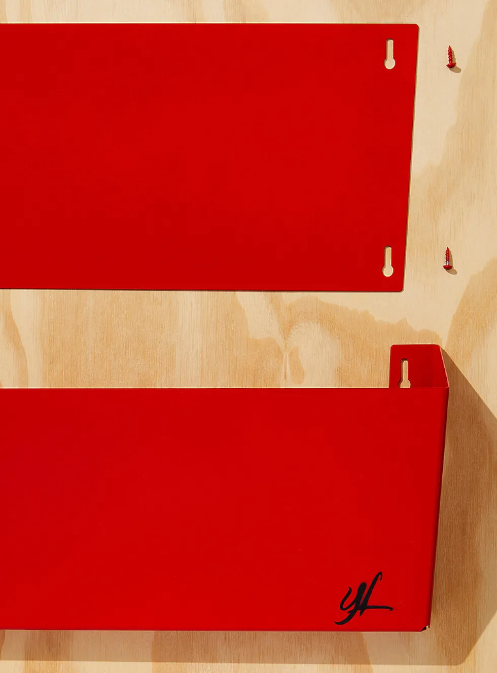 Avril wall-mounted shoe rack