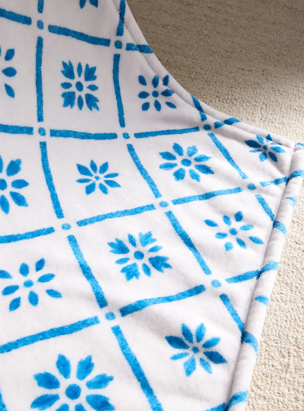 Azulejo soft plush throw