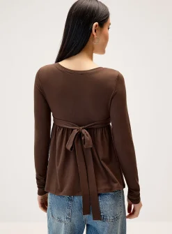 Back bow open neckline T-shirt