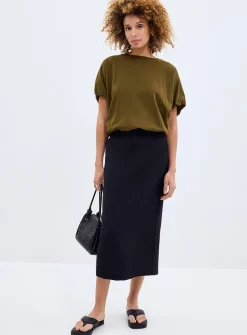 Back slit linen-lyocell skirt