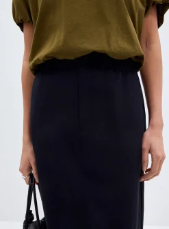 Back slit linen-lyocell skirt