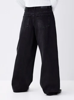 Baggy low-rise jean