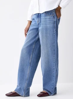 Baggy low-rise jean