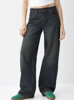 Baggy low-rise jean