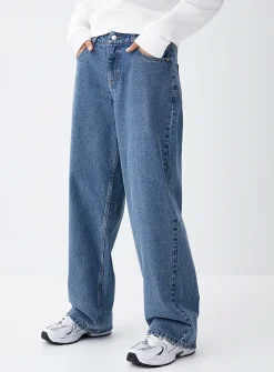 Baggy low-rise jean