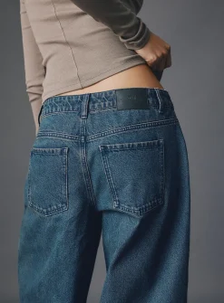 Baggy low-rise jean
