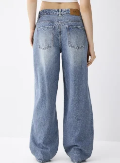 Baggy low-rise jean