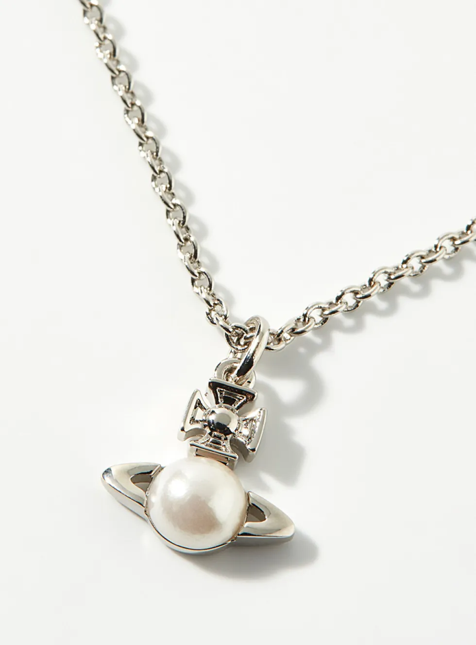 Balbina pendant necklace