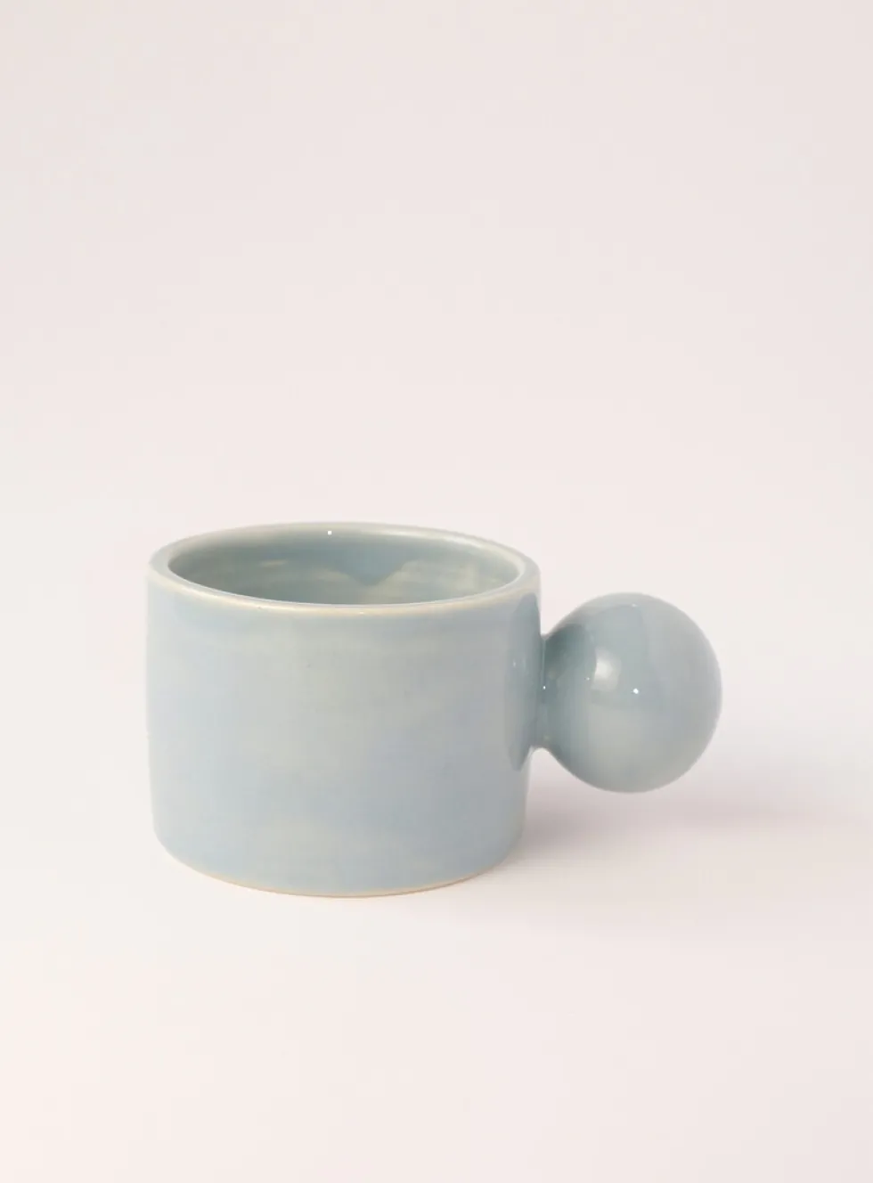 Ball handle mug