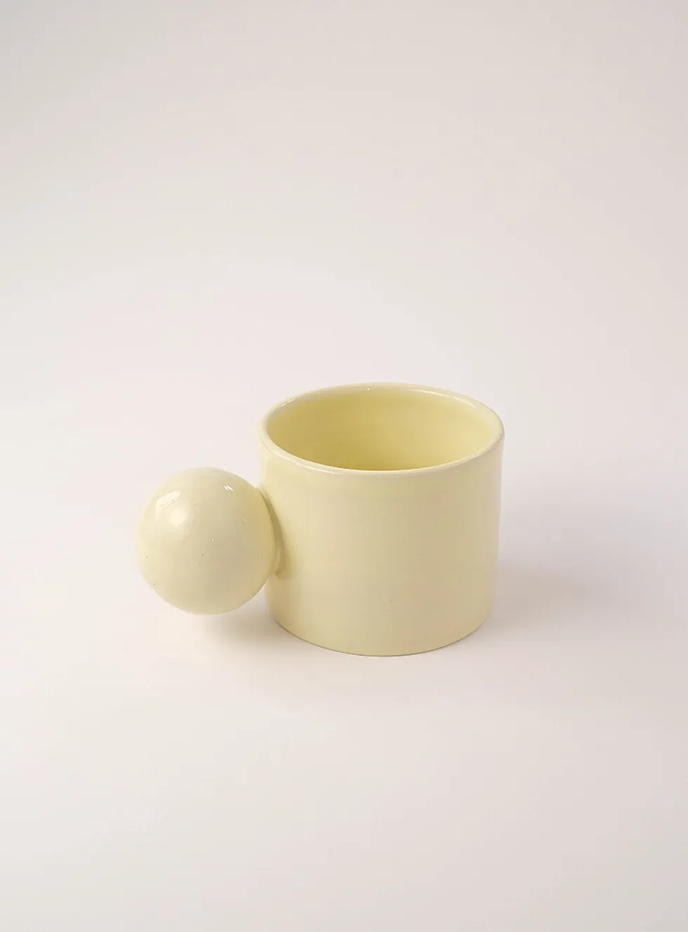 Ball handle mug