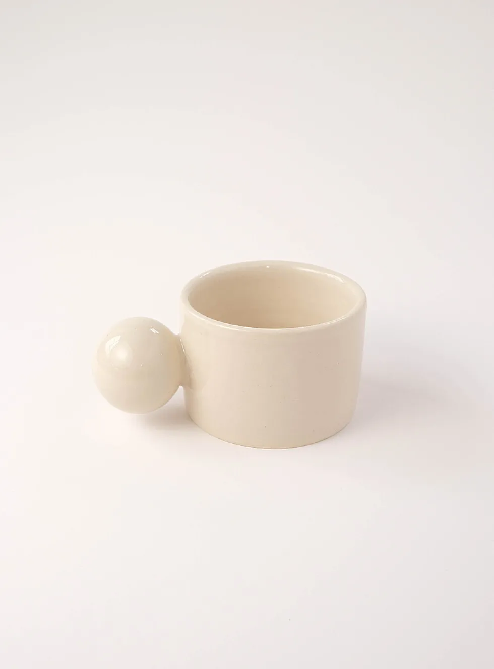Ball handle mug