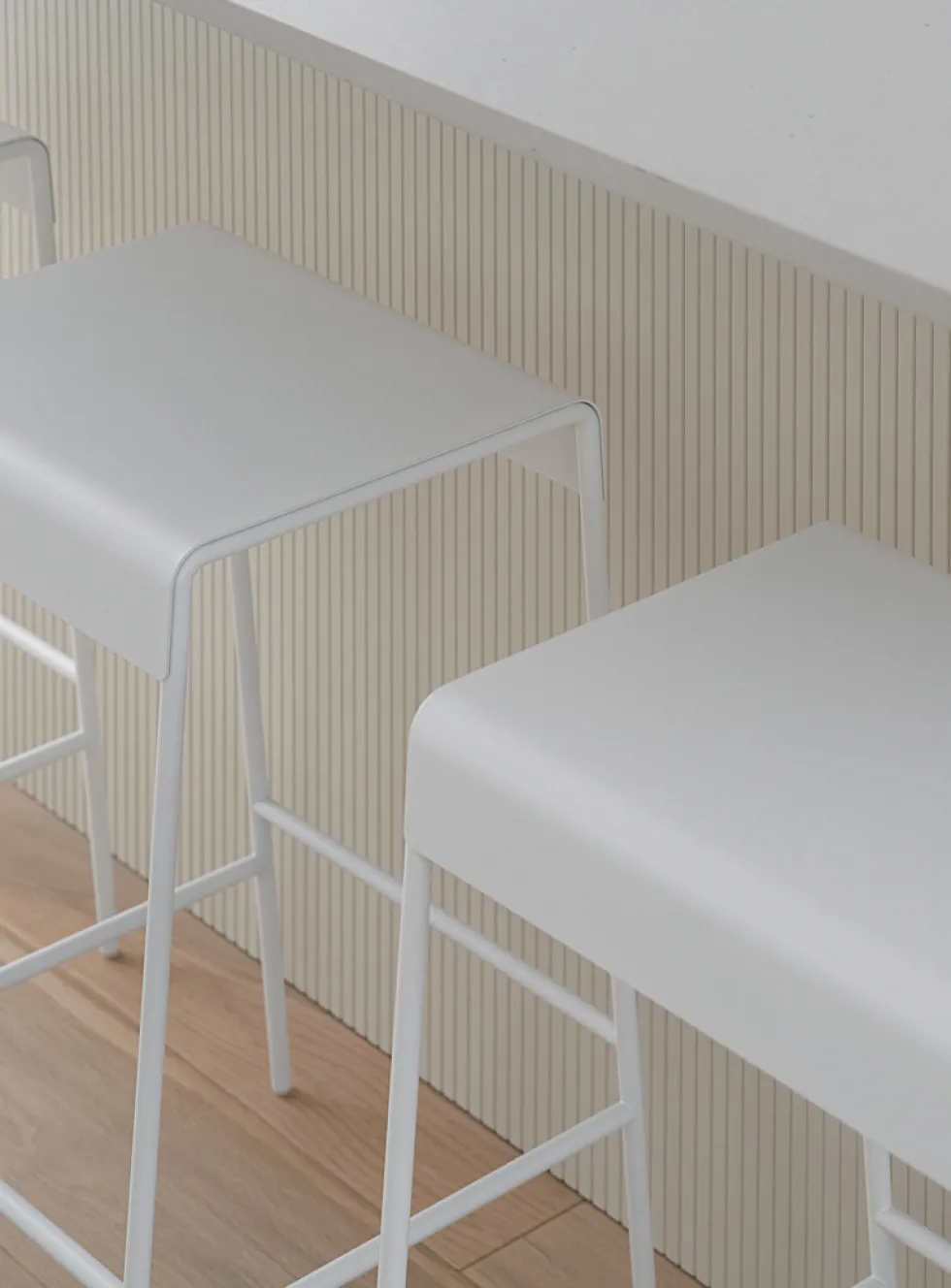 Banco counter stool