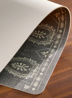 Bandana-inspired pattern placemat