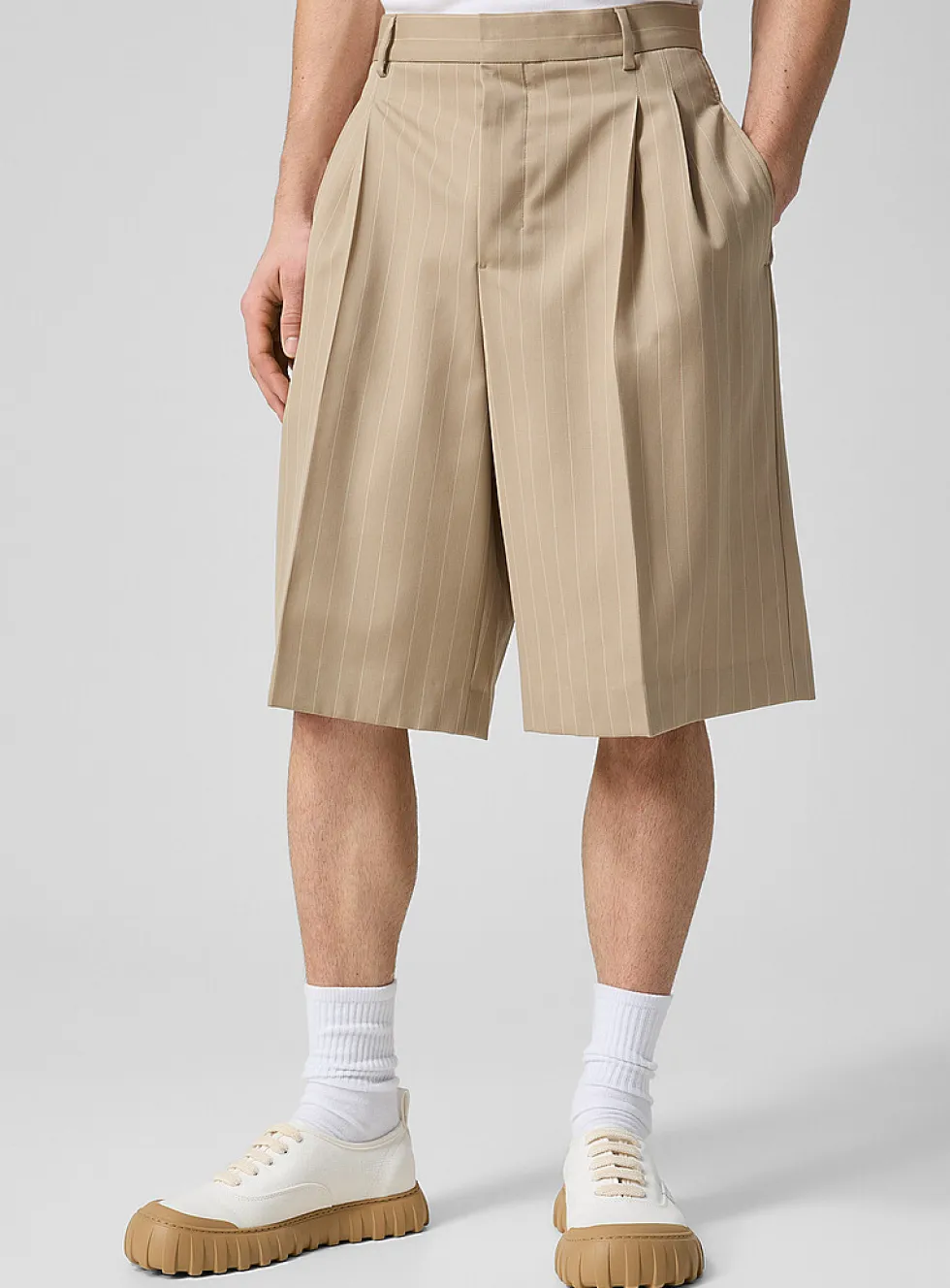 Banker stripes pleated pure wool Bermuda short