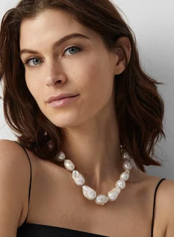 Baroque pearls necklace