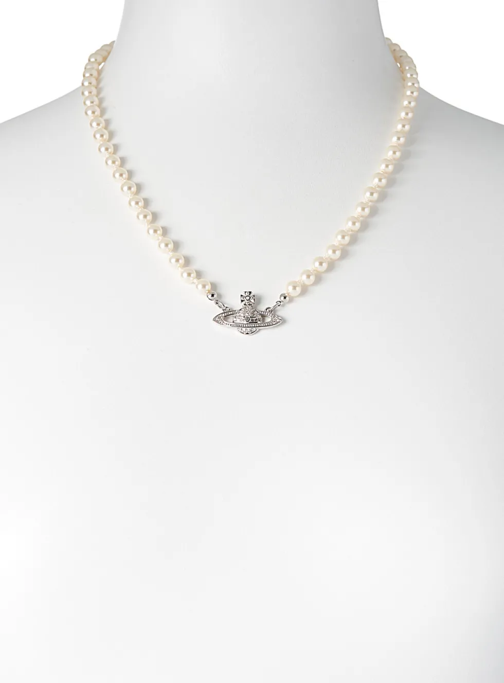 Bas Relief pearly bead necklace
