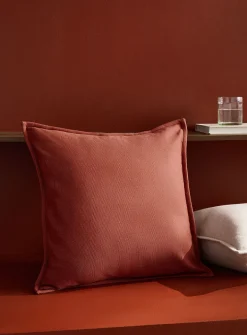 Basket weave knit removable-cover cushion