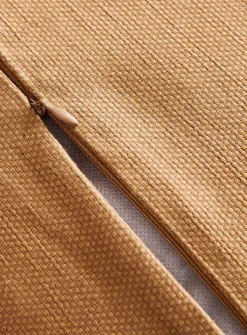 Basket weave knit removable-cover cushion
